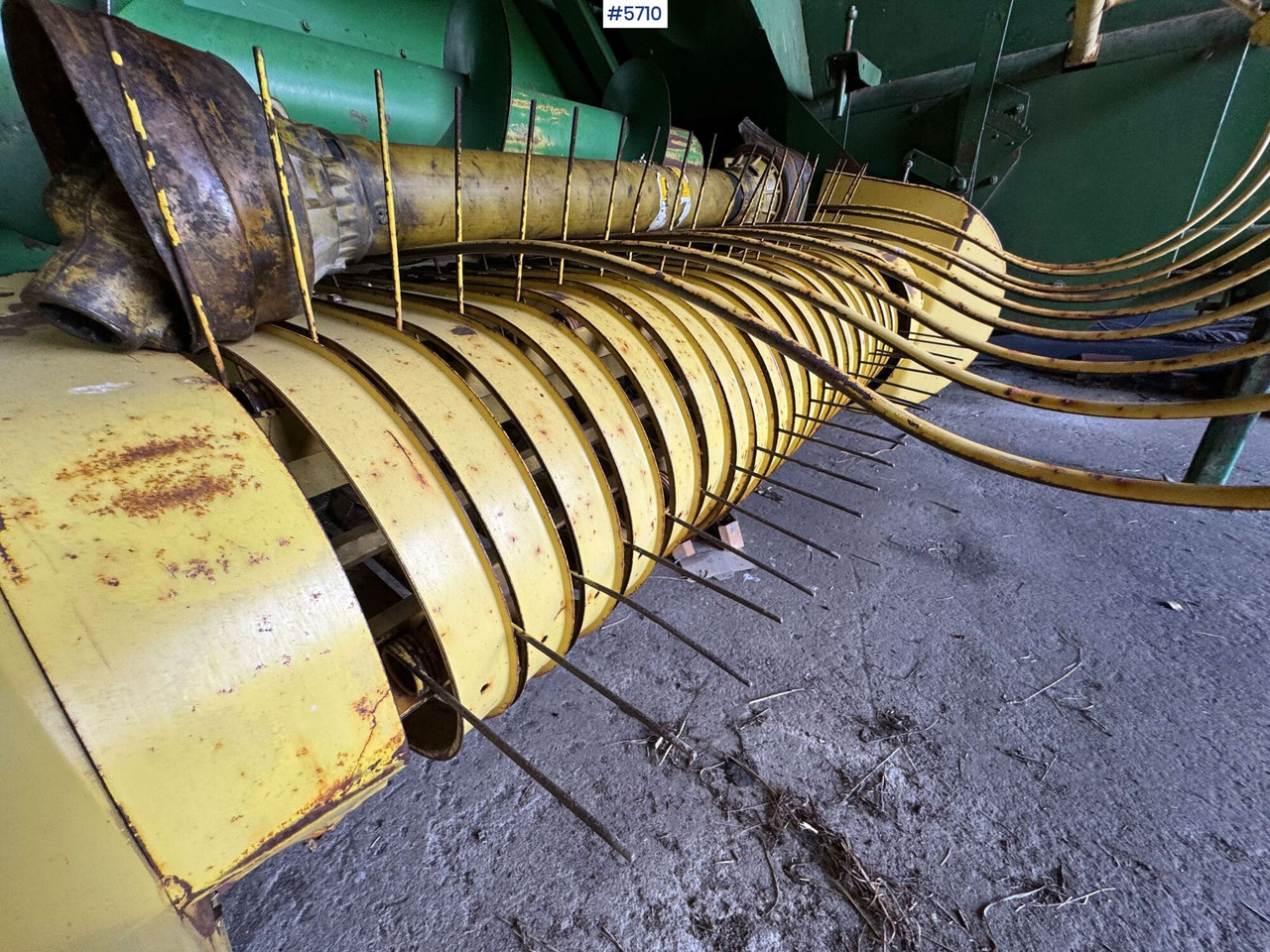 Hay and forage equipment John Deere 336 Square baler.: picture 11