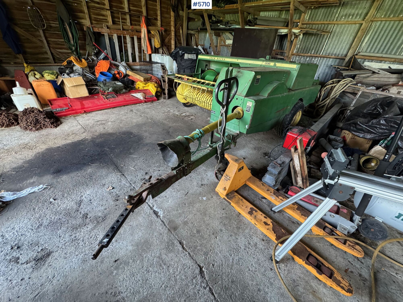 John Deere 336 Square baler. - Hay and forage equipment: picture 3 John Deere 336 Square baler. - Hay and forage equipment: picture 3