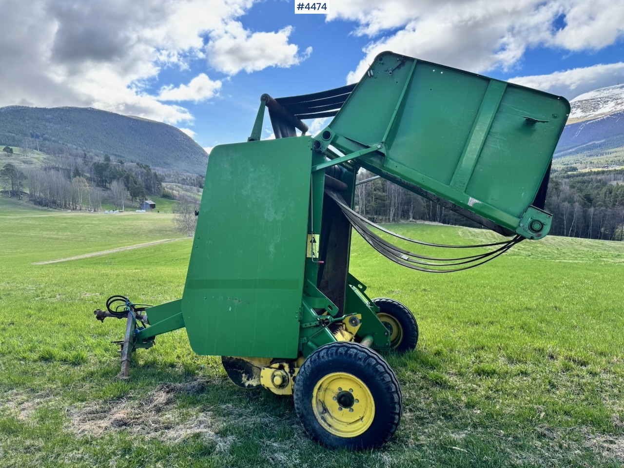 John Deere 545 Round Baler - Hay and forage equipment: picture 3 John Deere 545 Round Baler - Hay and forage equipment: picture 3