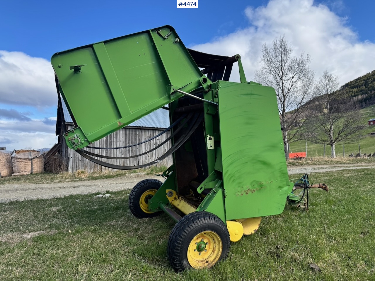 John Deere 545 Round Baler - Hay and forage equipment: picture 4 John Deere 545 Round Baler - Hay and forage equipment: picture 4