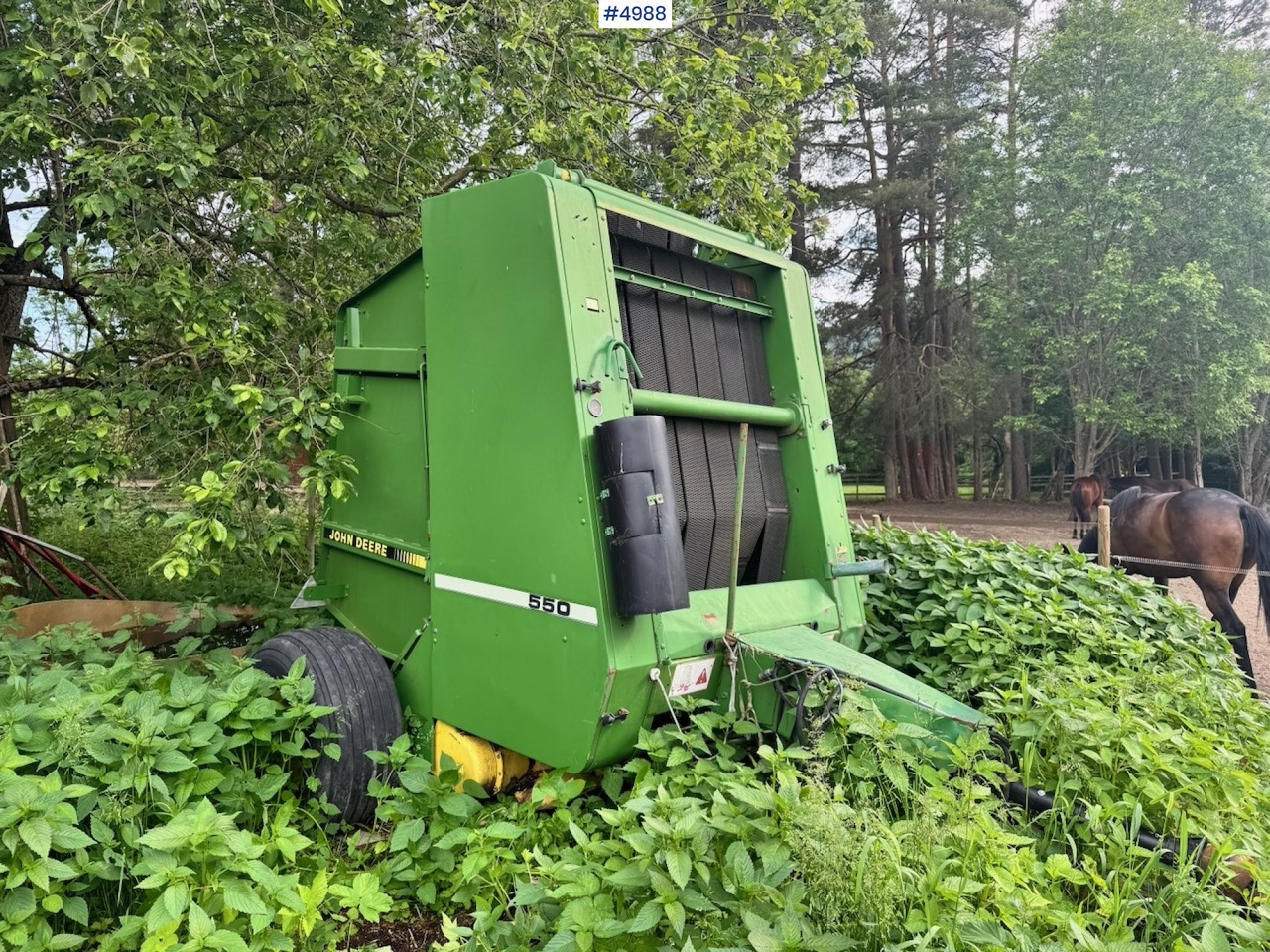 John Deere 550 Round baler with control box - Hay and forage equipment: picture 1 John Deere 550 Round baler with control box - Hay and forage equipment: picture 1