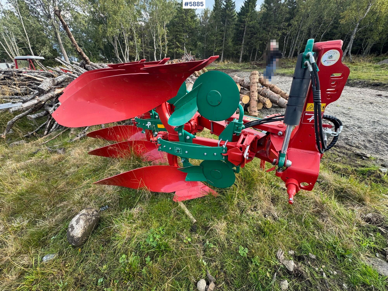 Kverneland 150S reversible plough, 3-furrow, year 2022. Never used – like new! - Soil tillage equipment: picture 3 Kverneland 150S reversible plough, 3-furrow, year 2022. Never used – like new! - Soil tillage equipment: picture 3