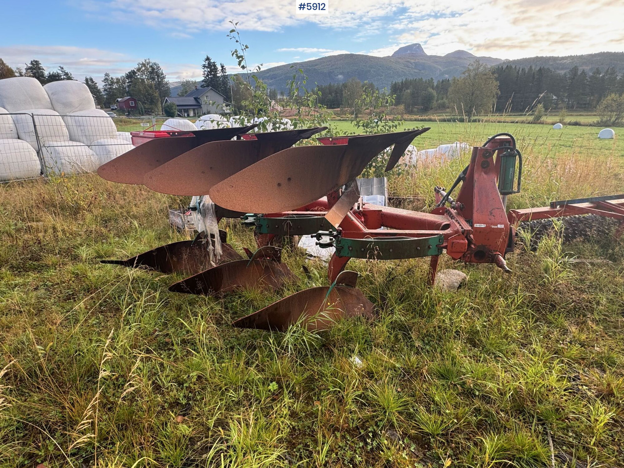 Kverneland 3-furrow reversible plough - Soil tillage equipment: picture 2 Kverneland 3-furrow reversible plough - Soil tillage equipment: picture 2