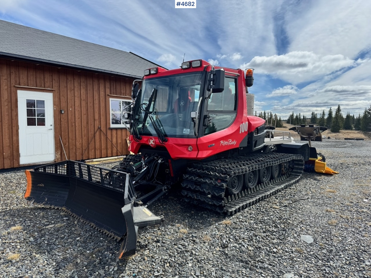 2015 Pisten Bully 100 Track maintenance machine. - Municipal/ Special vehicle: picture 1 2015 Pisten Bully 100 Track maintenance machine. - Municipal/ Special vehicle: picture 1