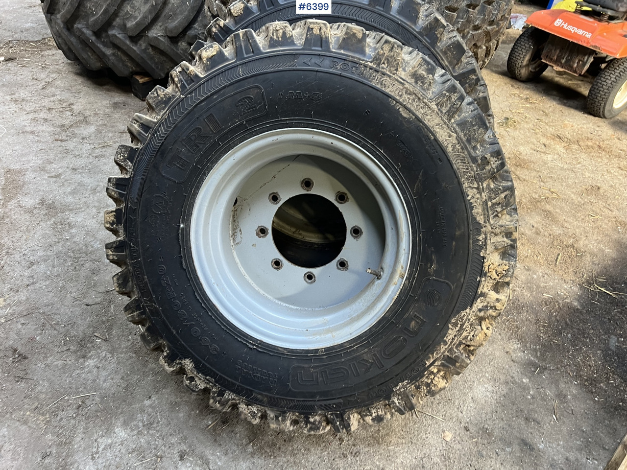 Nokian tri 2 studded tires for tractors - Wheel and tire package for Agricultural machinery: picture 3 Nokian tri 2 studded tires for tractors - Wheel and tire package for Agricultural machinery: picture 3