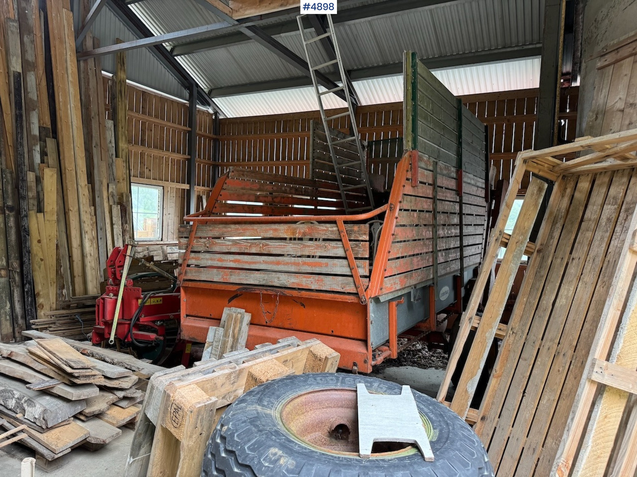 Underhaug 7011 Unloader wagon with throw roller and frames. - Hay and forage equipment: picture 2 Underhaug 7011 Unloader wagon with throw roller and frames. - Hay and forage equipment: picture 2
