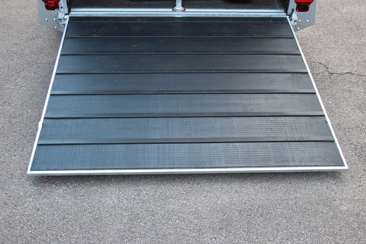 Leasing of  Humbaur Equitos Alu Plus 2400 Pferdeanhänger Sattelkamme Humbaur Equitos Alu Plus 2400 Pferdeanhänger Sattelkamme: picture 7