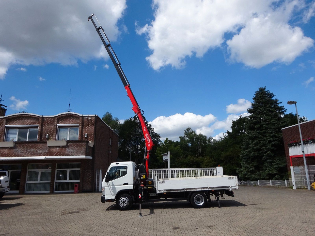 FUSO Canter 7C15 mit FASSI F65A Kran - Crane truck, Dropside/ Flatbed truck: picture 2 FUSO Canter 7C15 mit FASSI F65A Kran - Crane truck, Dropside/ Flatbed truck: picture 2