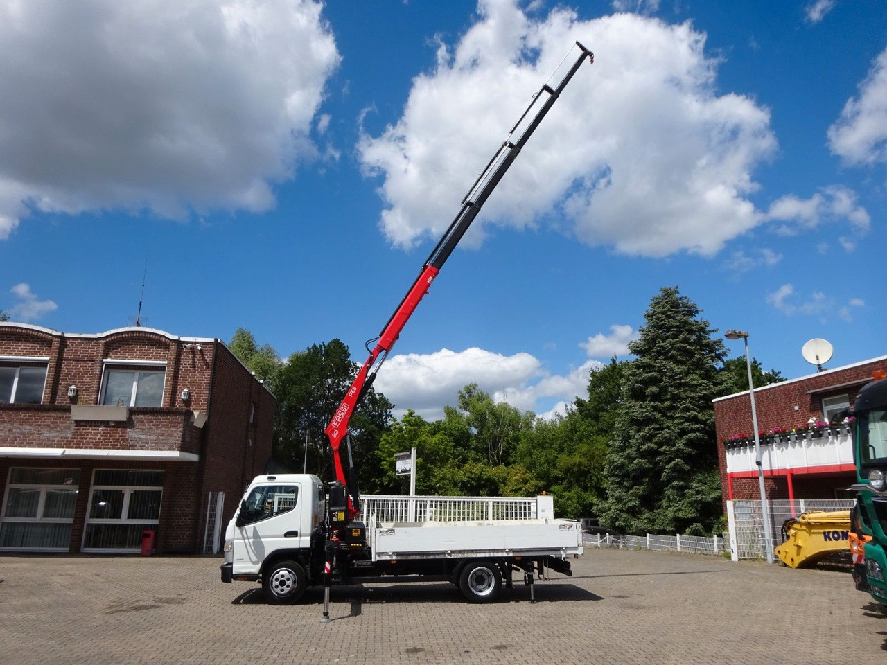 FUSO Canter 7C15 mit FASSI F65A Kran - Crane truck, Dropside/ Flatbed truck: picture 3 FUSO Canter 7C15 mit FASSI F65A Kran - Crane truck, Dropside/ Flatbed truck: picture 3