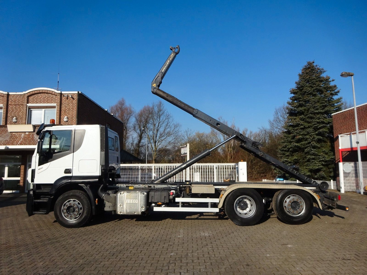 Iveco STRALIS 400 MEILLER Abroller Lift-Lenkachse 6x2 Iveco STRALIS 400 MEILLER Abroller Lift-Lenkachse 6x2 - Hook lift truck: picture 1 Iveco STRALIS 400 MEILLER Abroller Lift-Lenkachse 6x2 Iveco STRALIS 400 MEILLER Abroller Lift-Lenkachse 6x2 - Hook lift truck: picture 1