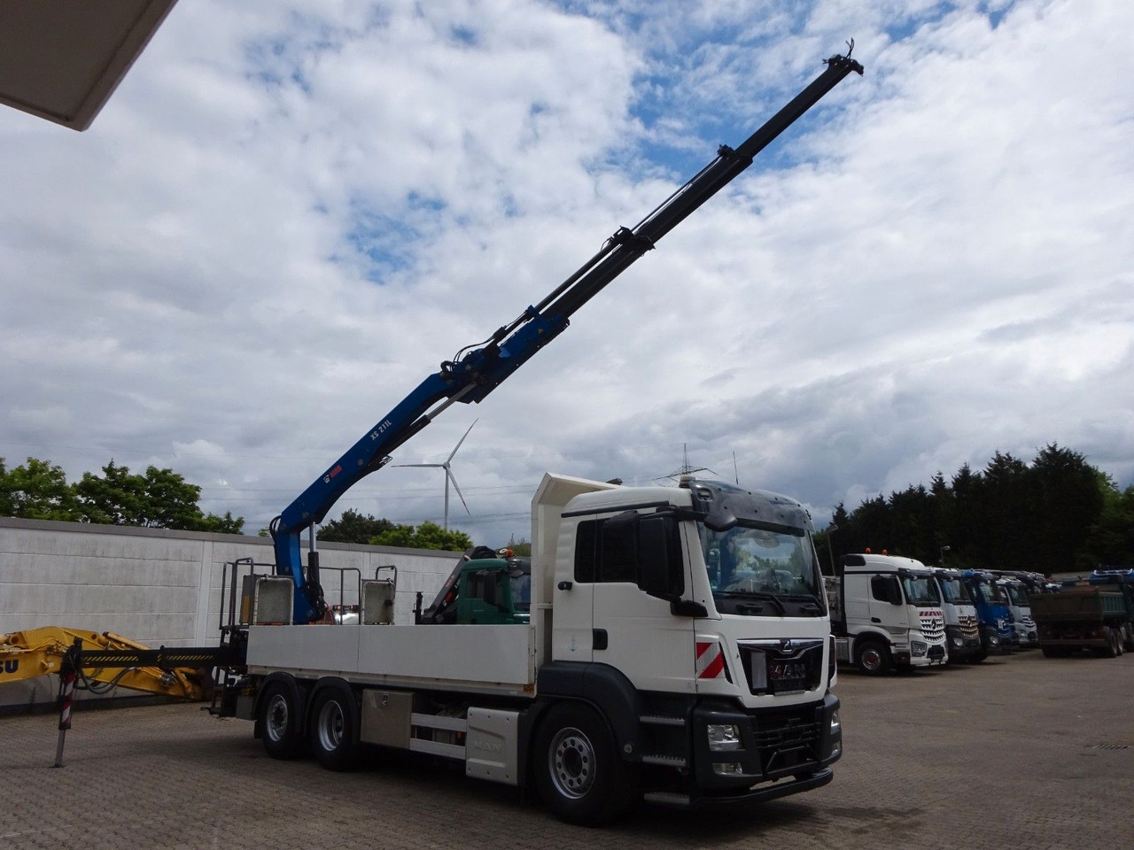 MAN 26.420 TGS Pritsche + HIAB 211 HIPRO Kran - Crane truck: picture 3 MAN 26.420 TGS Pritsche + HIAB 211 HIPRO Kran - Crane truck: picture 3