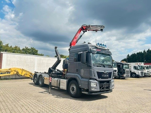 Hook lift truck, Crane truck MAN 26.500 Abroller + Fassi F125A Kran  6x2-4 Allrad: picture 11