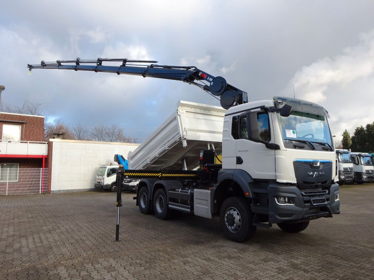 MAN 33.430 6x6 3-SEITENKIPPER KRAN HIAB 228- 6HYDRO - Tipper, Crane truck: picture 2 MAN 33.430 6x6 3-SEITENKIPPER KRAN HIAB 228- 6HYDRO - Tipper, Crane truck: picture 2