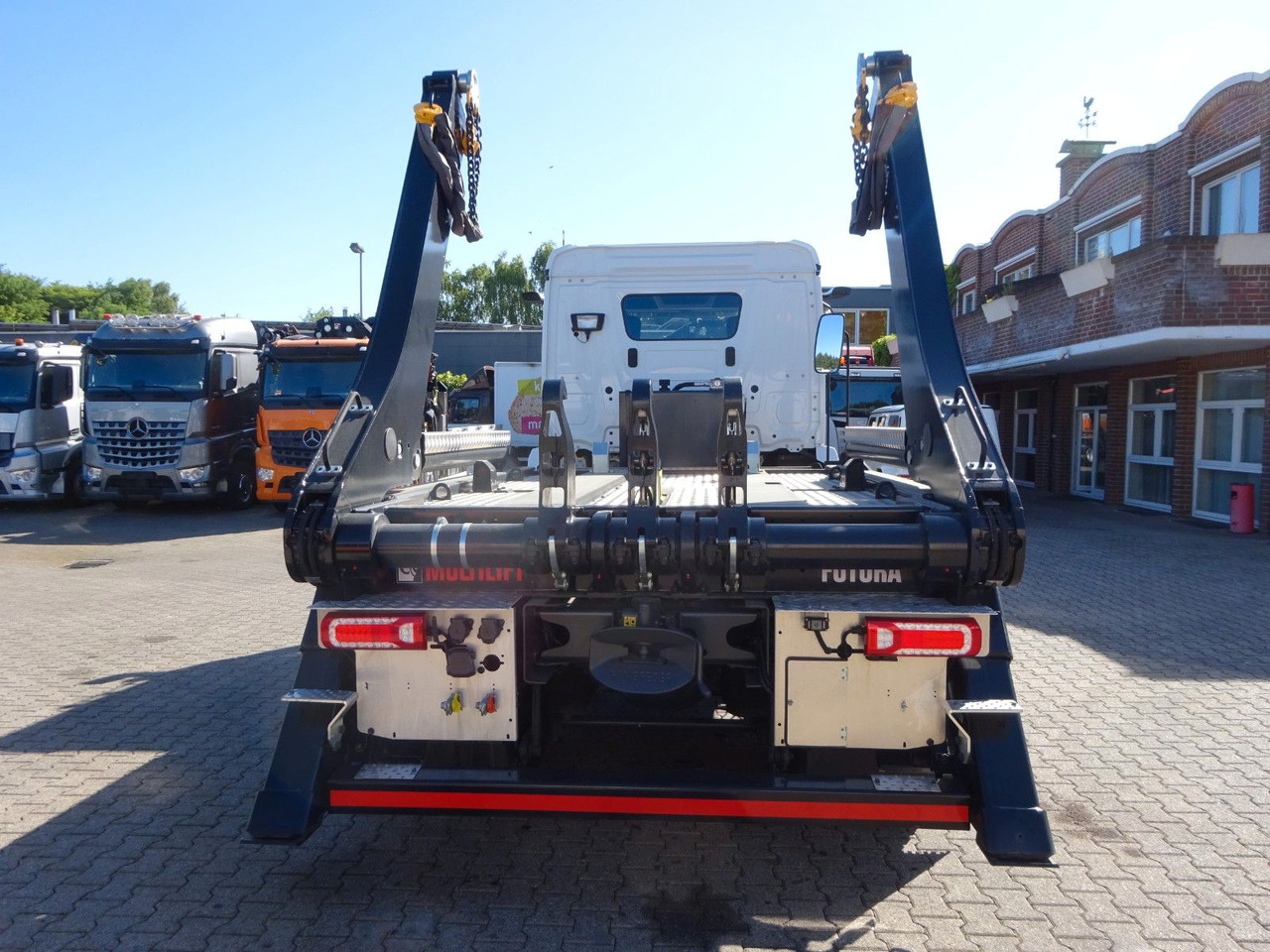 Mercedes-Benz 1840 Actros Absetzkipper NEUFAHRZEUG mit 1645 km - Tipper: picture 4 Mercedes-Benz 1840 Actros Absetzkipper NEUFAHRZEUG mit 1645 km - Tipper: picture 4