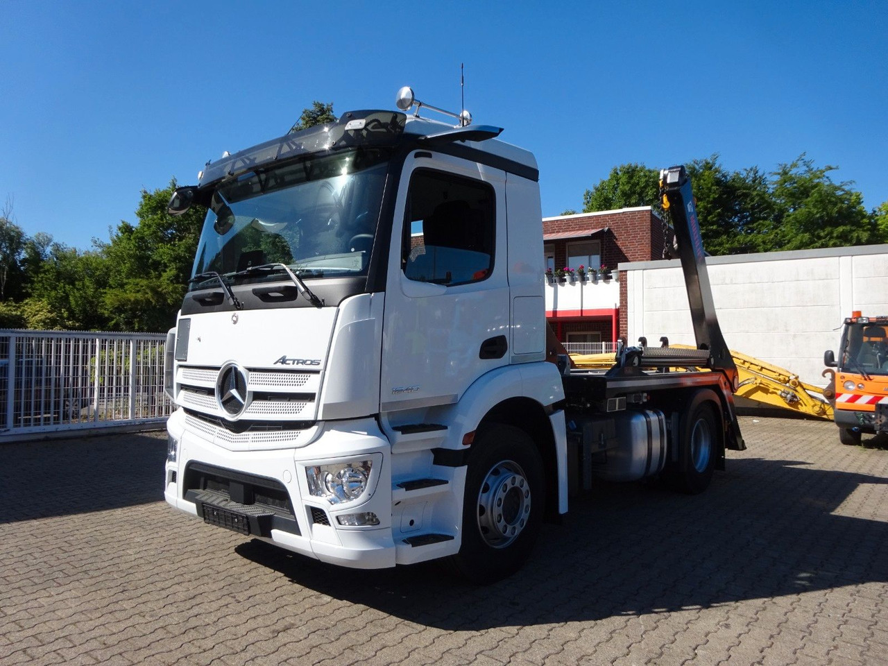 Mercedes-Benz 1840 Actros Absetzkipper NEUFAHRZEUG mit 1645 km - Tipper: picture 1 Mercedes-Benz 1840 Actros Absetzkipper NEUFAHRZEUG mit 1645 km - Tipper: picture 1