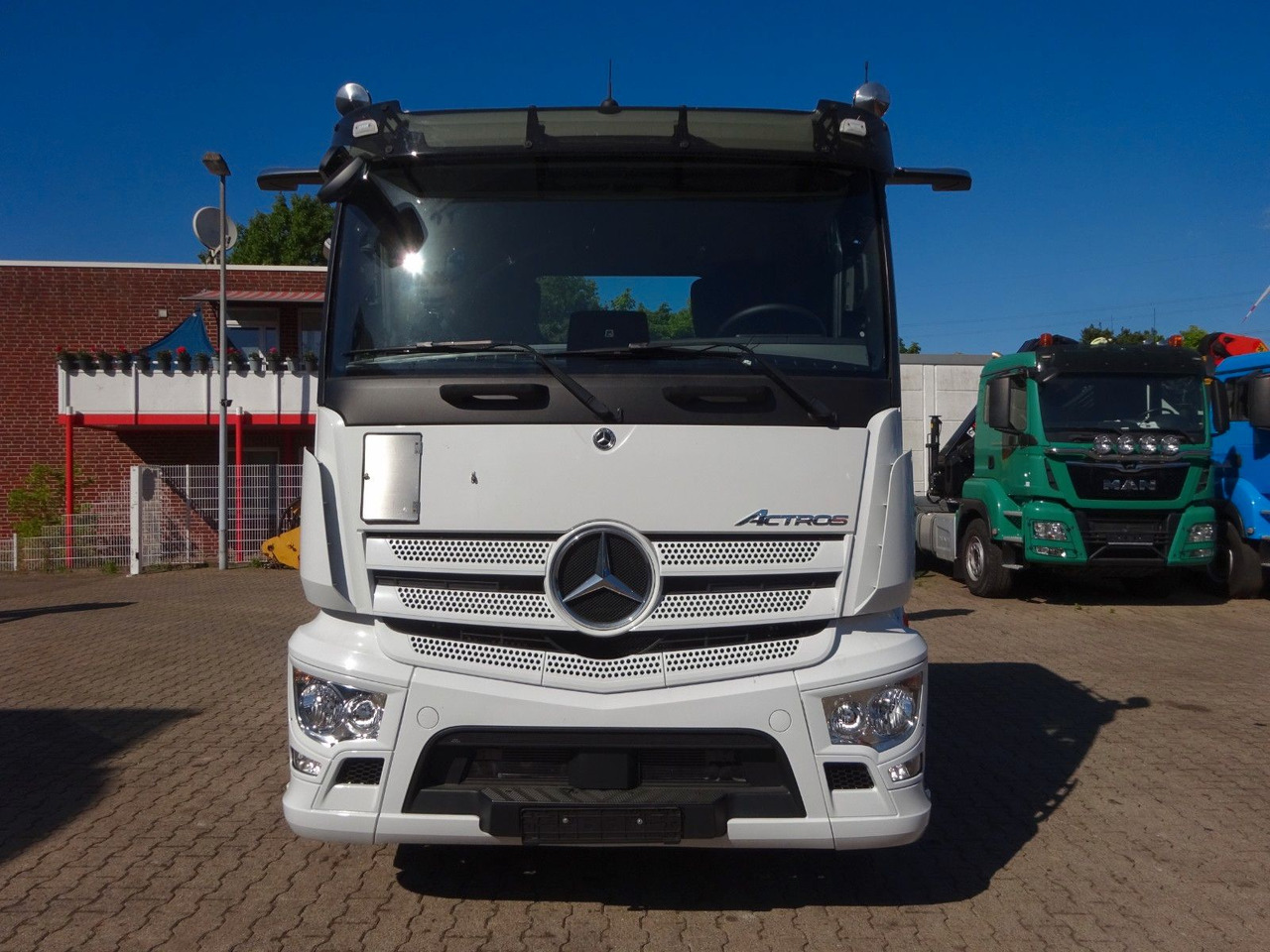 Mercedes-Benz 1840 Actros Absetzkipper NEUFAHRZEUG mit 1645 km - Tipper: picture 5 Mercedes-Benz 1840 Actros Absetzkipper NEUFAHRZEUG mit 1645 km - Tipper: picture 5