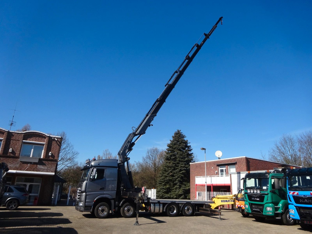 Mercedes-Benz 3453 Plattform + Fassi F820 Kran 8x2 Mercedes-Benz 3453 FASSI F820 Kran 8x Hydr. Ausschub - Crane truck, Dropside/ Flatbed truck: picture 4 Mercedes-Benz 3453 Plattform + Fassi F820 Kran 8x2 Mercedes-Benz 3453 FASSI F820 Kran 8x Hydr. Ausschub - Crane truck, Dropside/ Flatbed truck: picture 4