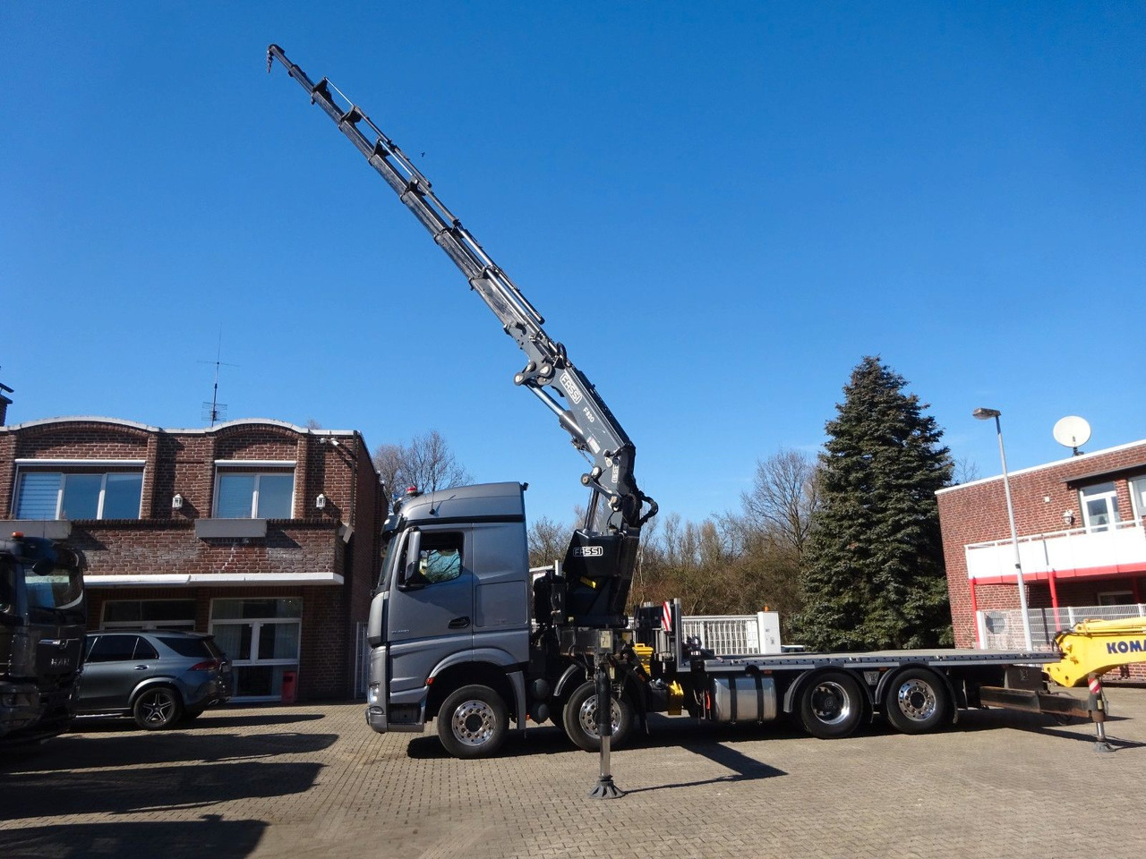 Mercedes-Benz 3453 Plattform + Fassi F820 Kran 8x2 Mercedes-Benz 3453 FASSI F820 Kran 8x Hydr. Ausschub - Crane truck, Dropside/ Flatbed truck: picture 1 Mercedes-Benz 3453 Plattform + Fassi F820 Kran 8x2 Mercedes-Benz 3453 FASSI F820 Kran 8x Hydr. Ausschub - Crane truck, Dropside/ Flatbed truck: picture 1
