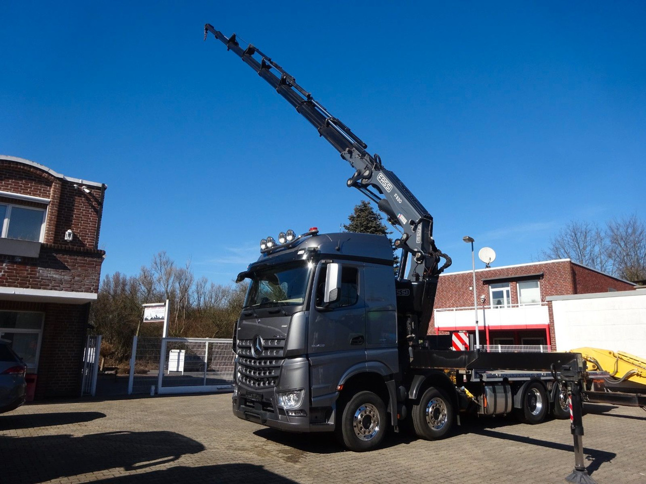 Mercedes-Benz 3453 Plattform + Fassi F820 Kran 8x2 Mercedes-Benz 3453 FASSI F820 Kran 8x Hydr. Ausschub - Crane truck, Dropside/ Flatbed truck: picture 1 Mercedes-Benz 3453 Plattform + Fassi F820 Kran 8x2 Mercedes-Benz 3453 FASSI F820 Kran 8x Hydr. Ausschub - Crane truck, Dropside/ Flatbed truck: picture 1