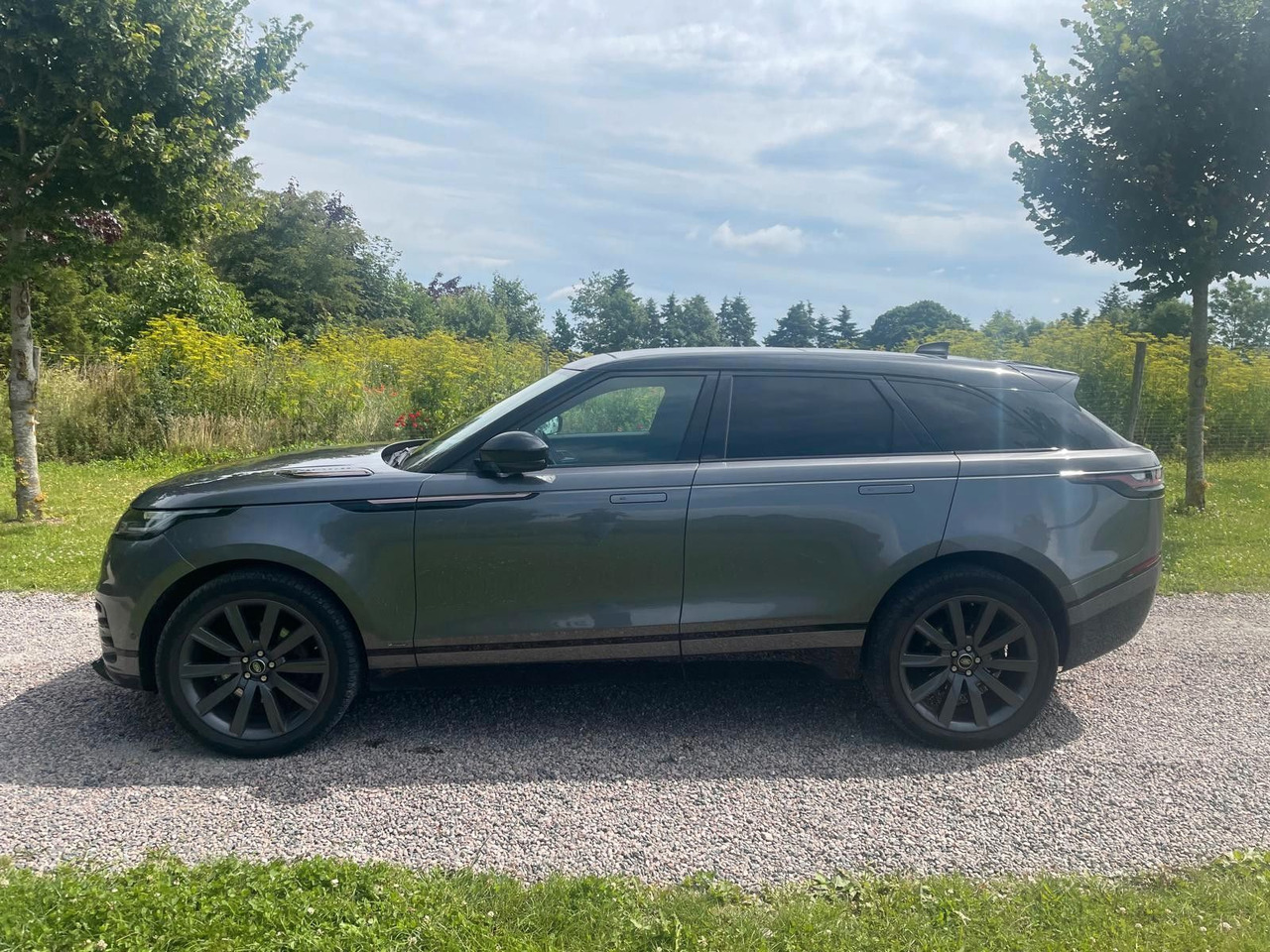 Land Rover Range Rover Velar R-Dynamic 3.0D 4WD Land Rover Velar R-Dynamic 3.0D 4WD *LKW zullasung: 2 sitze - SUV: picture 2 Land Rover Range Rover Velar R-Dynamic 3.0D 4WD Land Rover Velar R-Dynamic 3.0D 4WD *LKW zullasung: 2 sitze - SUV: picture 2