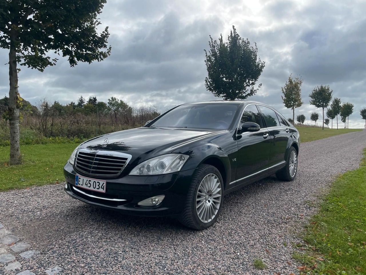 Mercedes-Benz S 600 S-Klasse Limousine - Estate car: picture 1 Mercedes-Benz S 600 S-Klasse Limousine - Estate car: picture 1