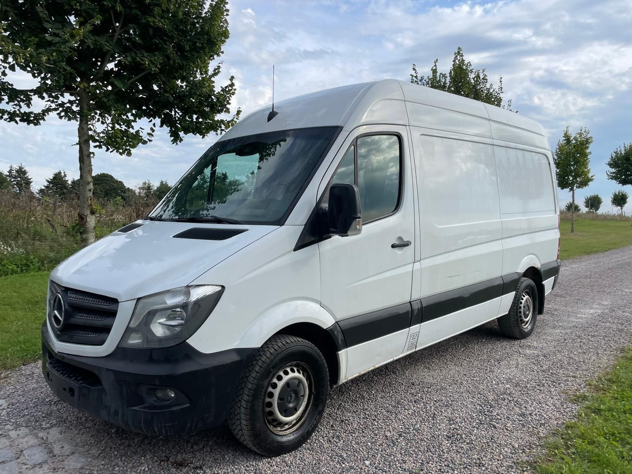 Mercedes-Benz Sprinter II Kasten 216 CDI Lang + Hoch - Small van: picture 2 Mercedes-Benz Sprinter II Kasten 216 CDI Lang + Hoch - Small van: picture 2