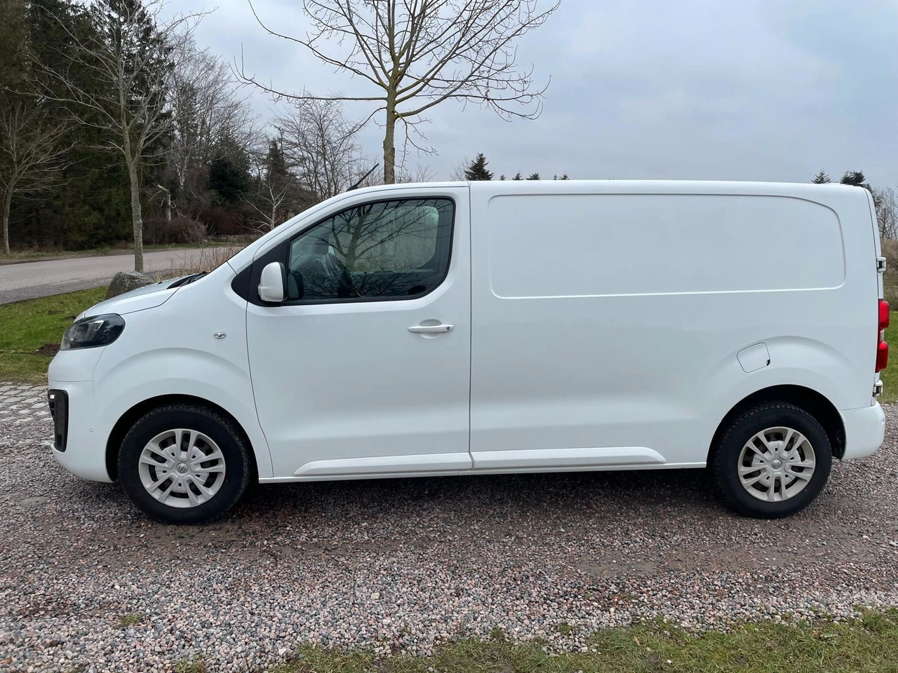 Opel Vivaro Kasten Edition M L2 2.0 Opel Vivaro 2.0 CDTI Edition M L2 *9400€ netto - Small van: picture 3 Opel Vivaro Kasten Edition M L2 2.0 Opel Vivaro 2.0 CDTI Edition M L2 *9400€ netto - Small van: picture 3