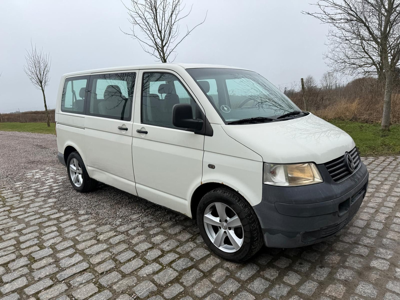 Volkswagen T5 Transporter 1.9 TDI *9 Sitze *RESERVED RO - Passenger van: picture 1 Volkswagen T5 Transporter 1.9 TDI *9 Sitze *RESERVED RO - Passenger van: picture 1