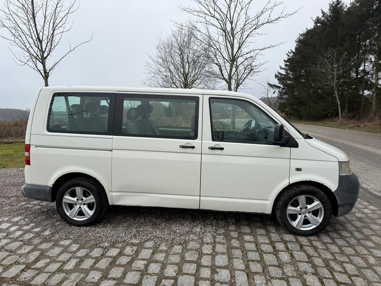 Volkswagen T5 Transporter 1.9 TDI *9 Sitze *RESERVED RO - Passenger van: picture 5 Volkswagen T5 Transporter 1.9 TDI *9 Sitze *RESERVED RO - Passenger van: picture 5
