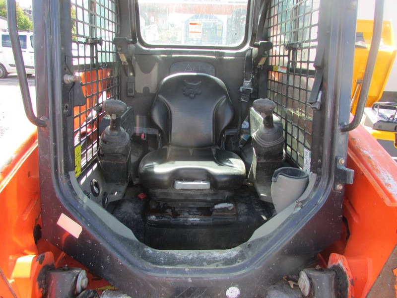 Bobcat T 590 High Flow Kompaktlader 26.000 EUR - Skid steer loader: picture 3 Bobcat T 590 High Flow Kompaktlader 26.000 EUR - Skid steer loader: picture 3