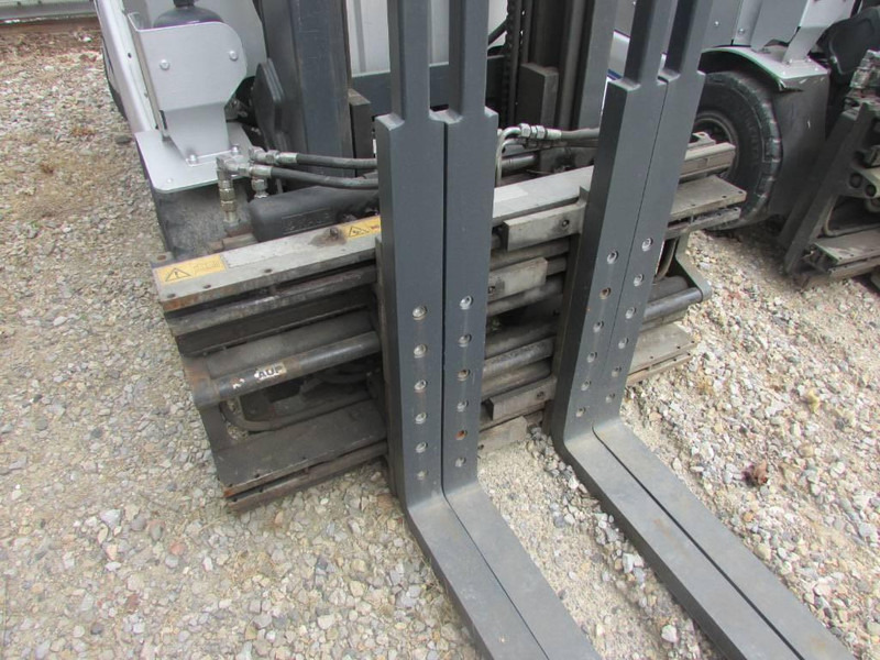 Still RX 70-30 H Hybrid / Diesel Stapler - Diesel forklift: picture 3 Still RX 70-30 H Hybrid / Diesel Stapler - Diesel forklift: picture 3