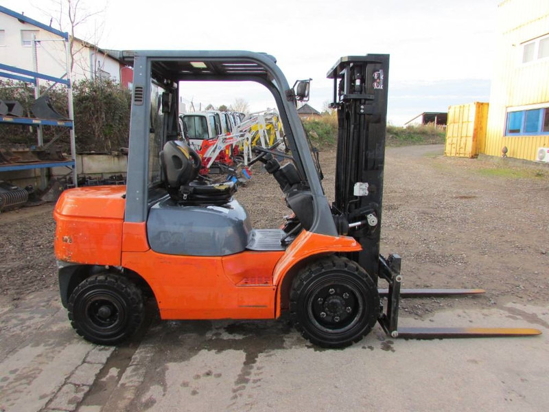 Toyota 62-7 FDF 30 Diesel Gabelstapler 10.500 EUR - Diesel forklift: picture 2 Toyota 62-7 FDF 30 Diesel Gabelstapler 10.500 EUR - Diesel forklift: picture 2