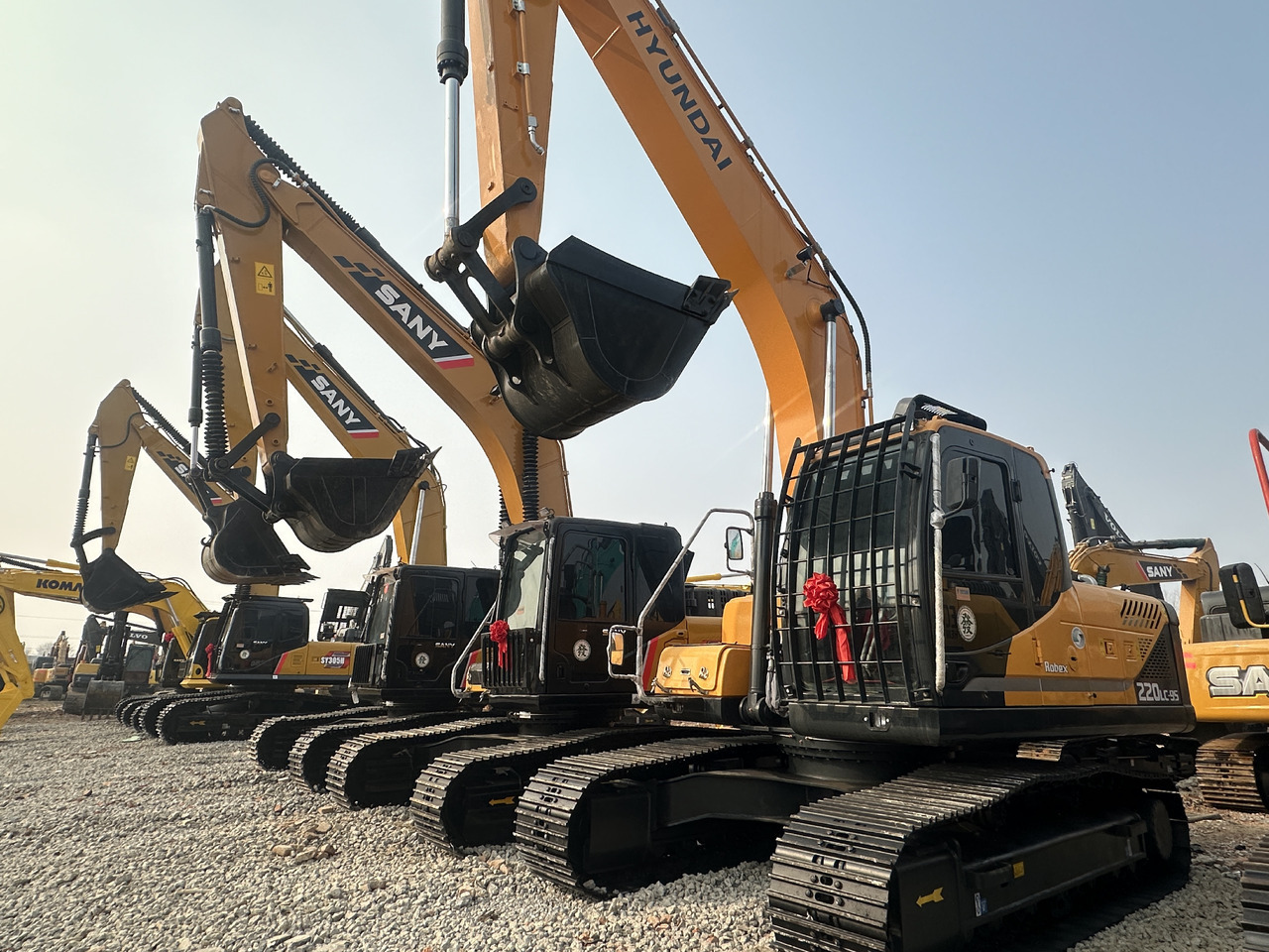 Hyundai 220LC-9S - Crawler excavator: picture 2 Hyundai 220LC-9S - Crawler excavator: picture 2