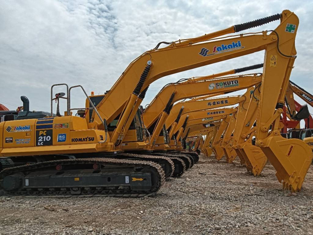 Komatsu PC 210-8 - Crawler excavator: picture 1 Komatsu PC 210-8 - Crawler excavator: picture 1