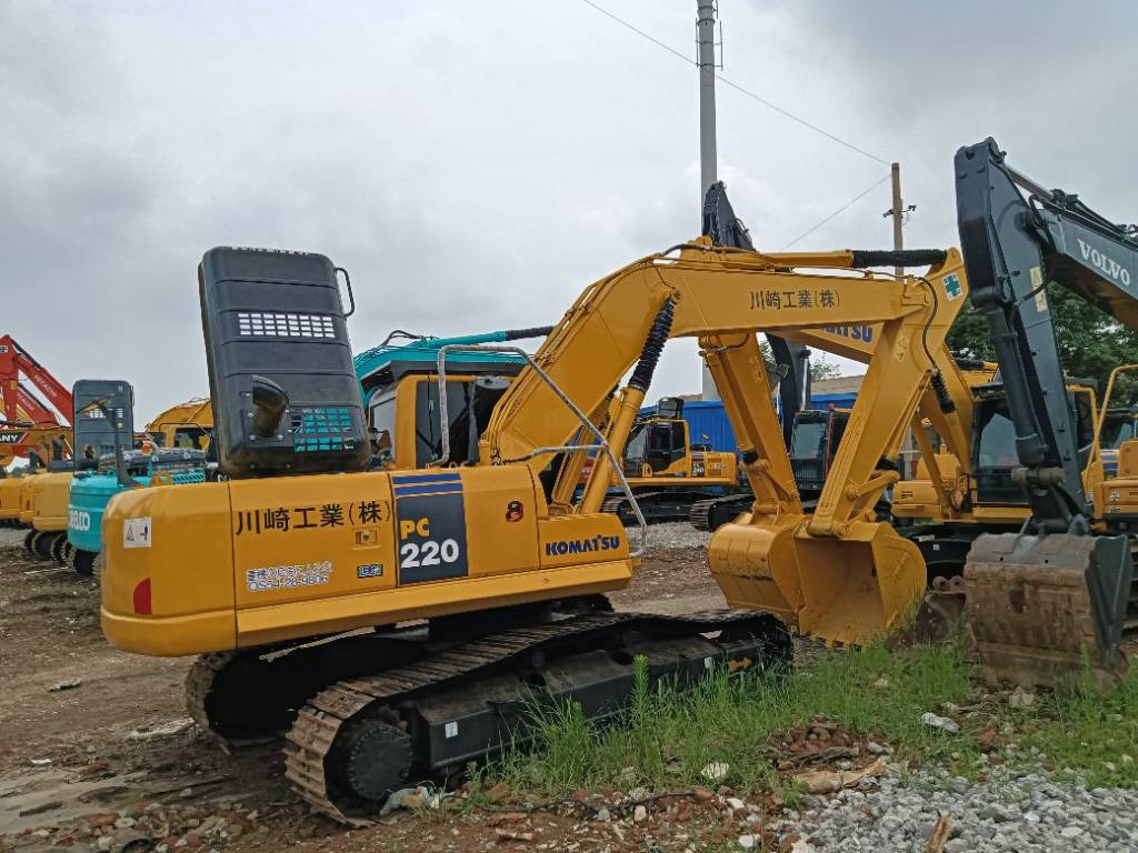 Komatsu PC 220-8 - Crawler excavator: picture 2 Komatsu PC 220-8 - Crawler excavator: picture 2