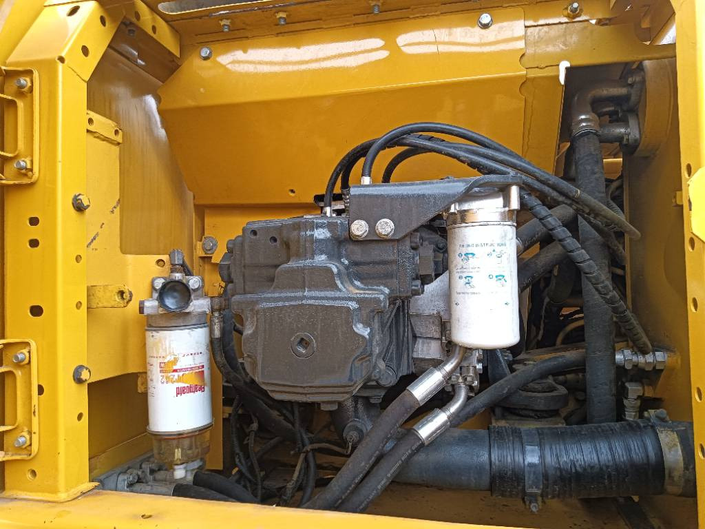 Komatsu PC 220-8 - Crawler excavator: picture 3 Komatsu PC 220-8 - Crawler excavator: picture 3