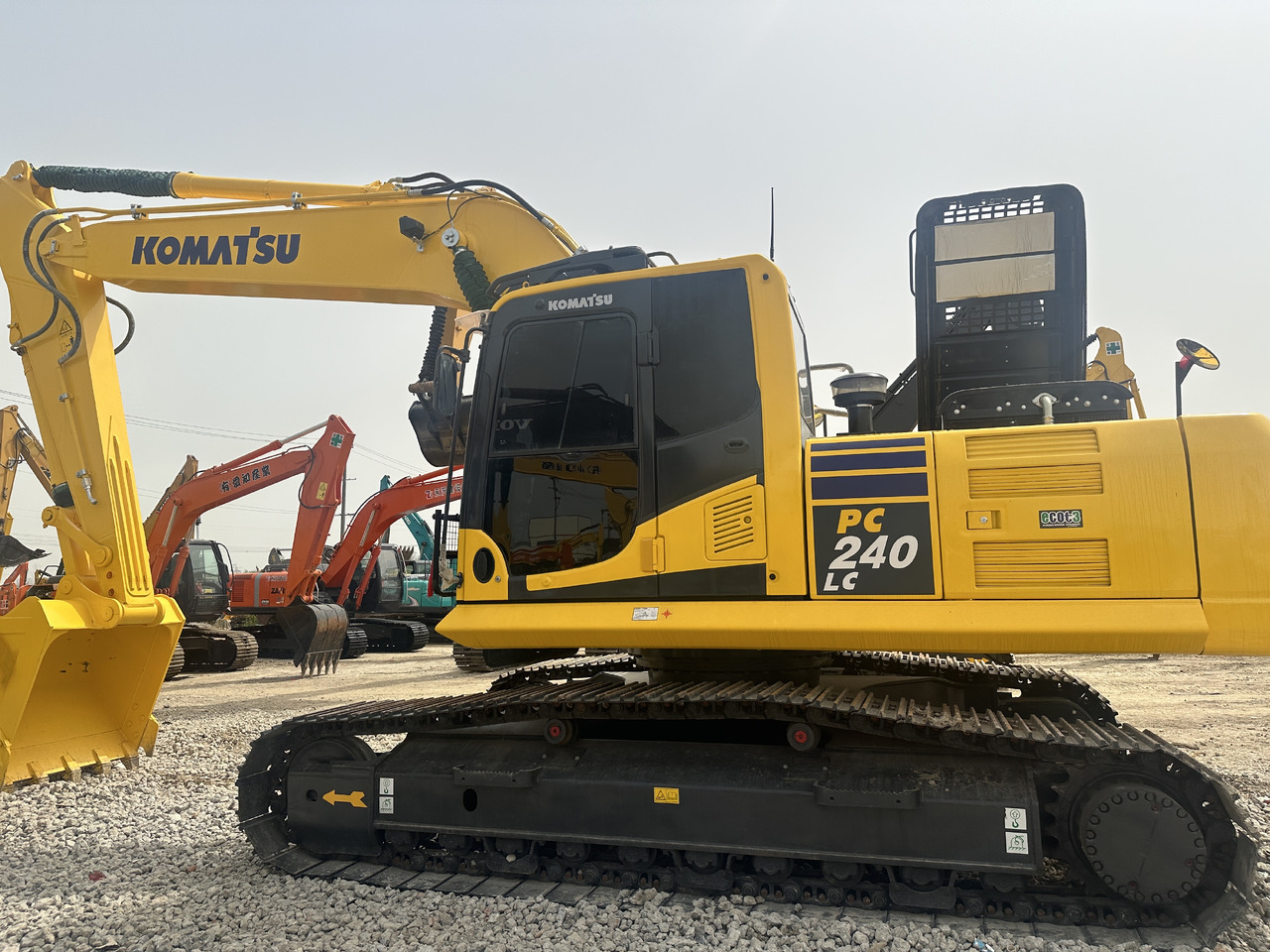 Komatsu PC 240 LC-8 - Crawler excavator: picture 1 Komatsu PC 240 LC-8 - Crawler excavator: picture 1