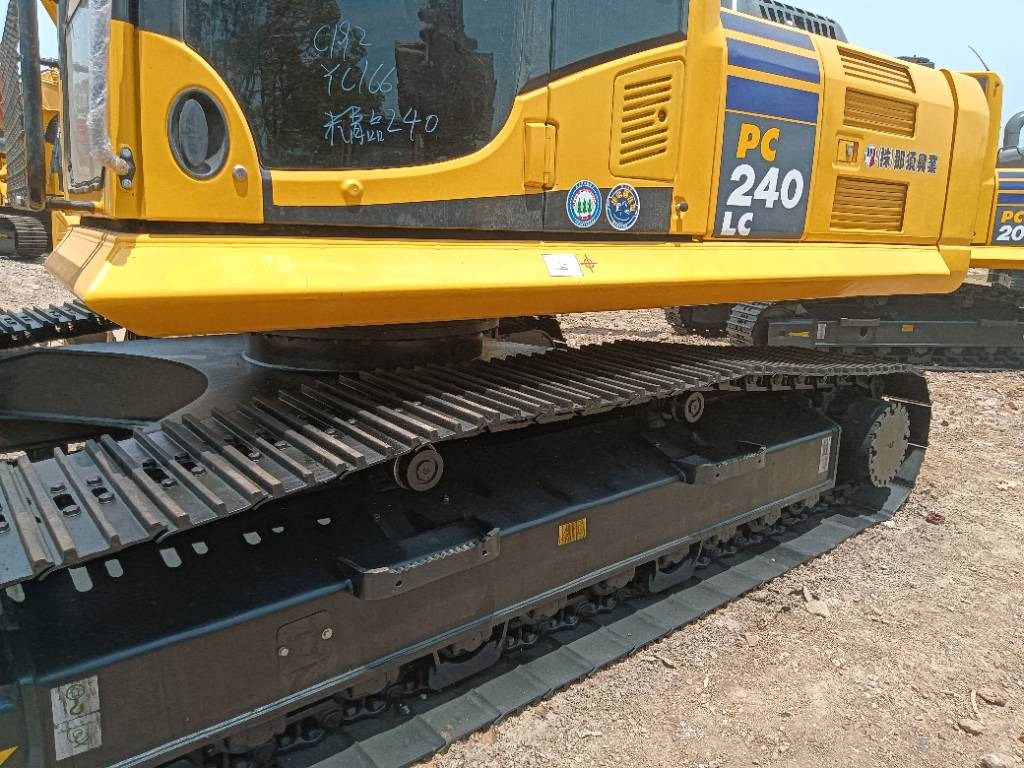 Komatsu PC 240 LC - Crawler excavator: picture 3 Komatsu PC 240 LC - Crawler excavator: picture 3