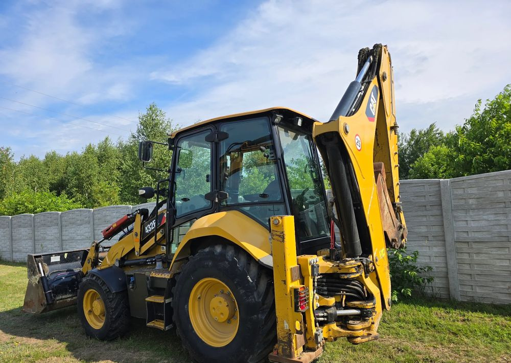 Backhoe loader Caterpillar: picture 7