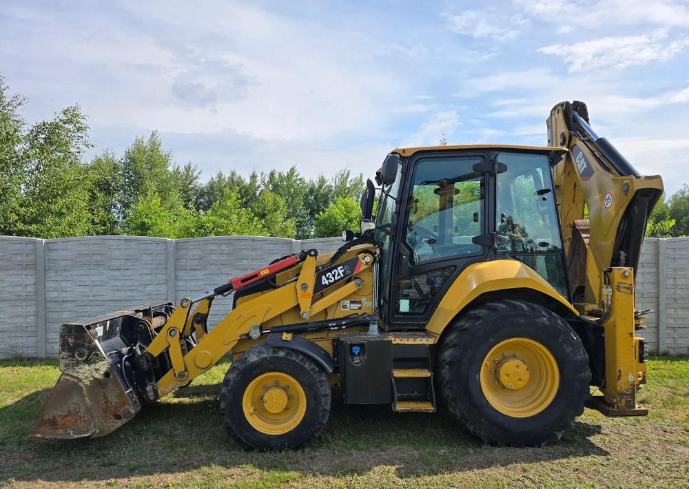 Backhoe loader Caterpillar: picture 6