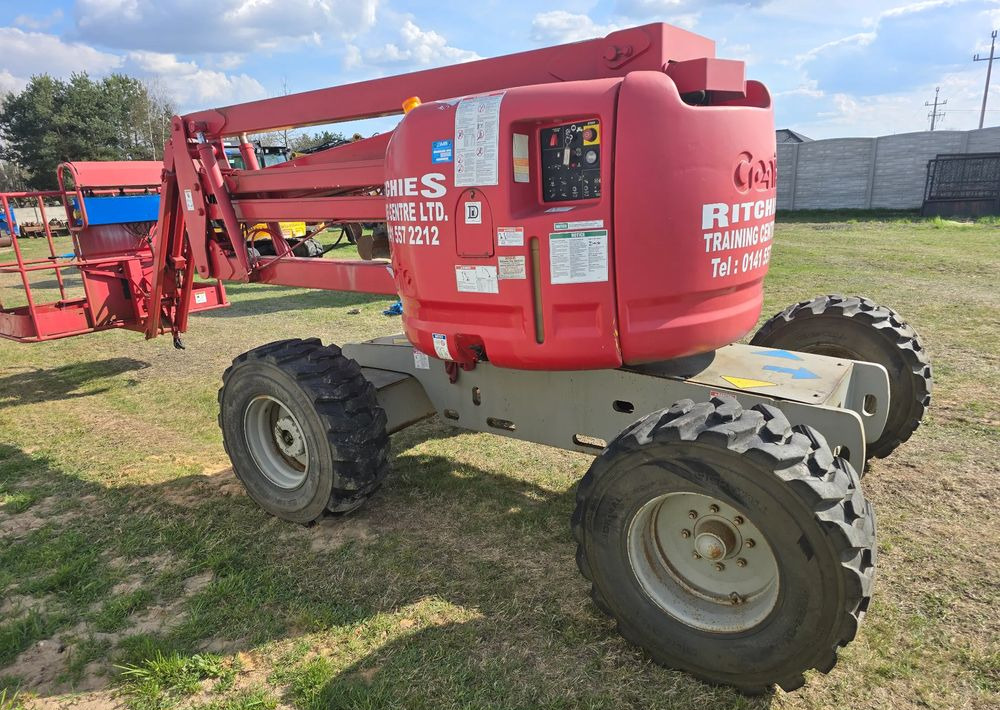Genie - Articulated boom: picture 2 Genie - Articulated boom: picture 2