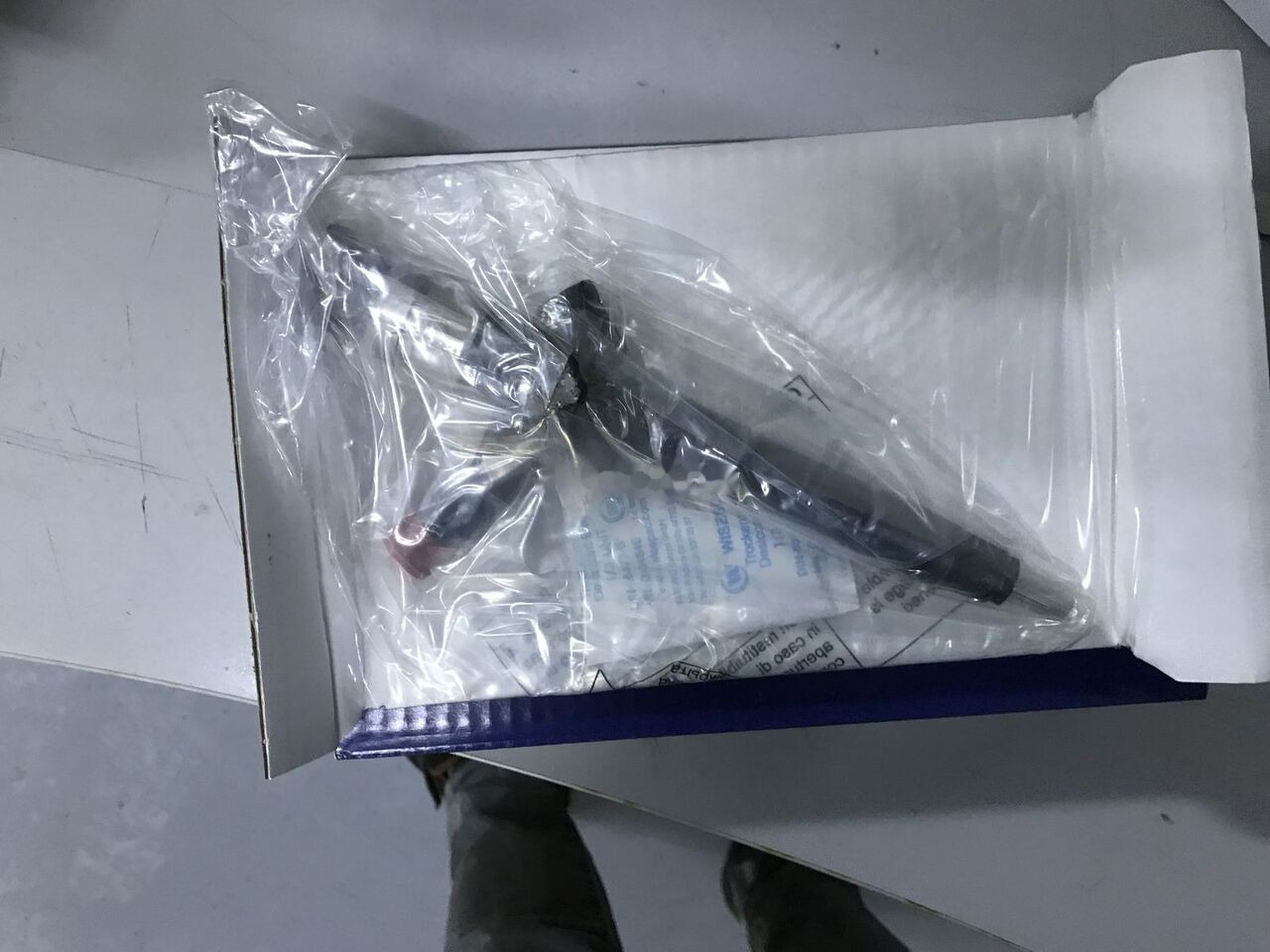 Bosch 2018 295050-0300 for Nissan SUV-NAVARA automobile - Injector for Car: picture 3 Bosch 2018 295050-0300 for Nissan SUV-NAVARA automobile - Injector for Car: picture 3