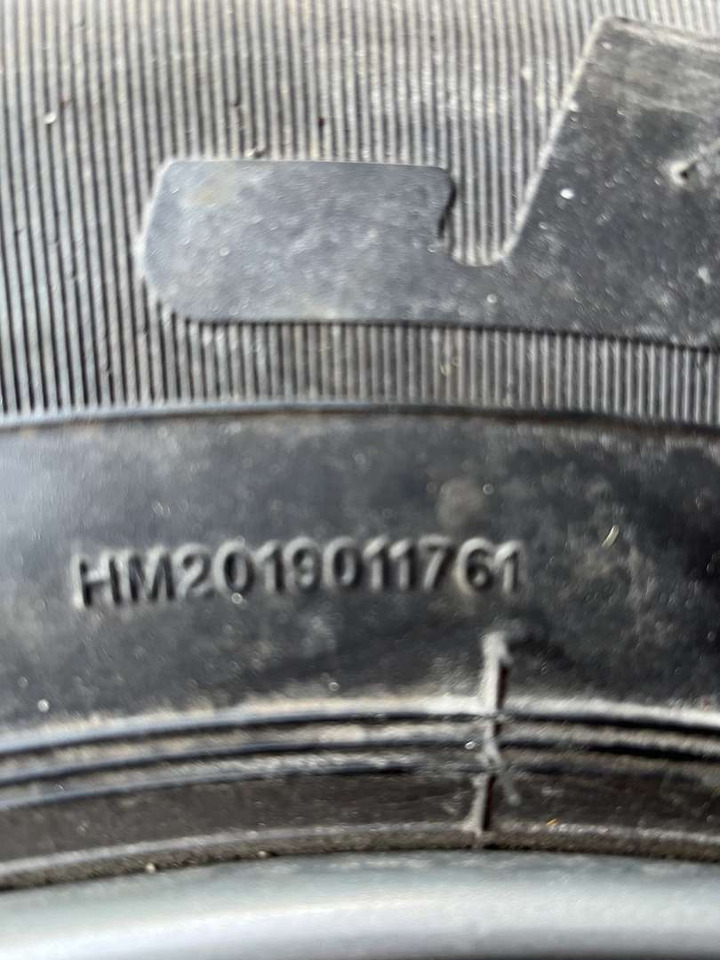 16 stk dekk med felg til traktorhenger: Jinyu JF568 235/75 R 17.5 - Tool/ Equipment: picture 3 16 stk dekk med felg til traktorhenger: Jinyu JF568 235/75 R 17.5 - Tool/ Equipment: picture 3