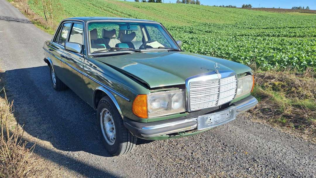 1978 Veteranbil Mercedes-Benz 300 (Rep.objekt/delebil) - Car: picture 2 1978 Veteranbil Mercedes-Benz 300 (Rep.objekt/delebil) - Car: picture 2