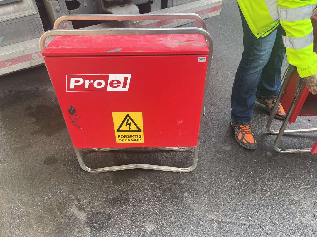 2 stk Undersentraler - Tool/ Equipment: picture 1 2 stk Undersentraler - Tool/ Equipment: picture 1