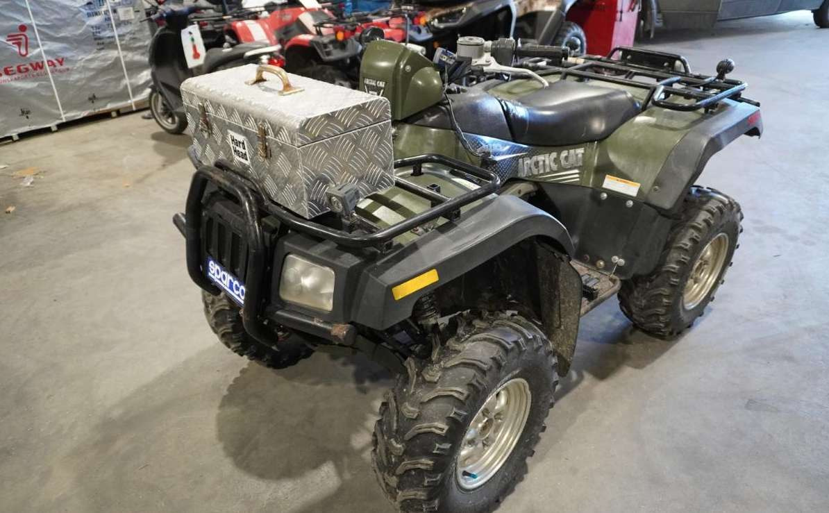 2005 ATV Artic Cat 375 ccm-Vinsj - Farm tractor: picture 1 2005 ATV Artic Cat 375 ccm-Vinsj - Farm tractor: picture 1