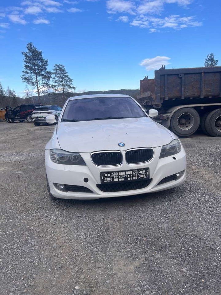 2009 BMW 316i Facelift (se mangellapp) - rep.-objekt - Car: picture 4 2009 BMW 316i Facelift (se mangellapp) - rep.-objekt - Car: picture 4