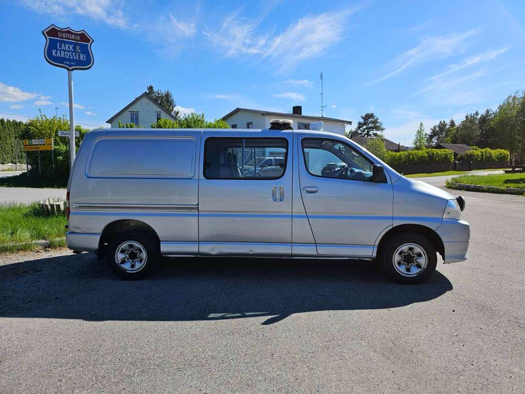 2009 Personbil Toyota Hiace 4 WD Lang type 9 seter EU-Godkjent - Car: picture 5 2009 Personbil Toyota Hiace 4 WD Lang type 9 seter EU-Godkjent - Car: picture 5