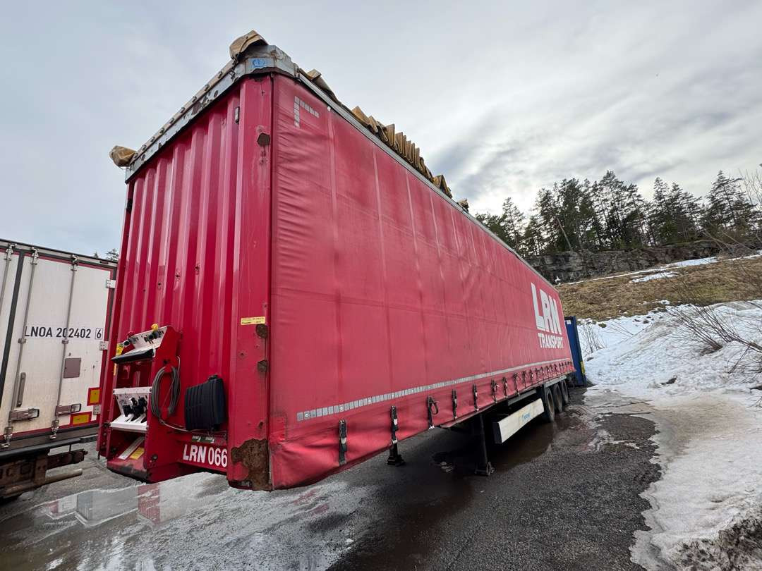 2015 KRONE Profi Liner / MEGA / Curtain / Lifting roof - Curtainsider semi-trailer: picture 2 2015 KRONE Profi Liner / MEGA / Curtain / Lifting roof - Curtainsider semi-trailer: picture 2