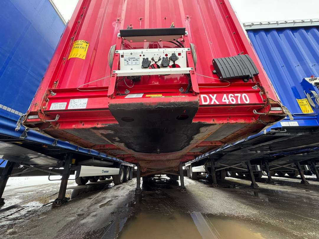 2015 KRONE Profi Liner / MEGA / Curtain / Lifting roof - Curtainsider semi-trailer: picture 4 2015 KRONE Profi Liner / MEGA / Curtain / Lifting roof - Curtainsider semi-trailer: picture 4